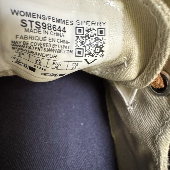 Sperry women’s Tan Canvas Slip-on Shoes. Sized 6 - Picture 5 of 6